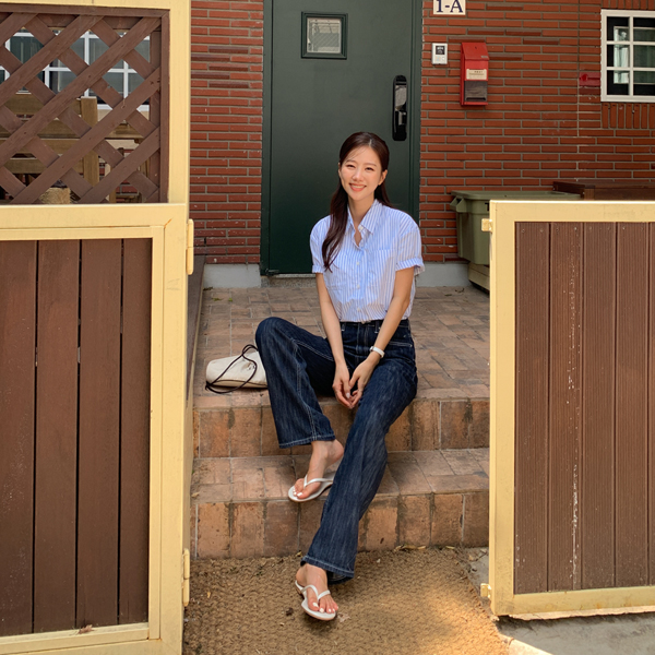 <font color="bb4b57"><b>Limited quantity SALE</b></font><br> <font color="#810100"><b>[D_Self-made]</b></font> Summer Stripe Light Shirt