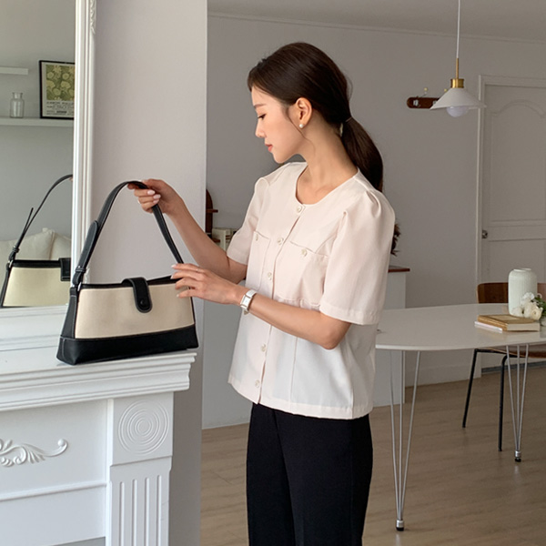 <b>[Limited Quantity SALE]</b> <b>[Made]</b> Two-Pocket Button Blouse