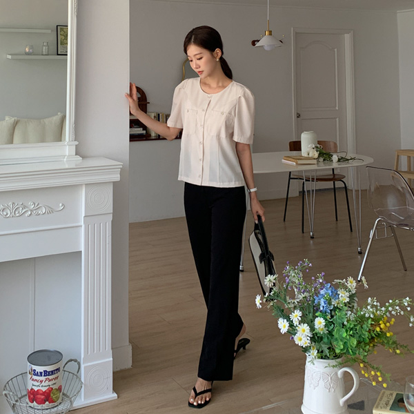 <b>[Limited Quantity SALE]</b> <b>[Made]</b> Two-Pocket Button Blouse