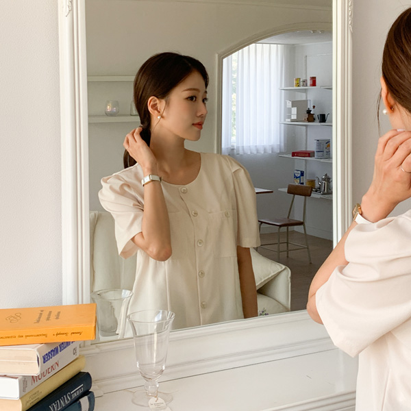 <b>[Limited Quantity SALE]</b> <b>[Made]</b> Two-Pocket Button Blouse