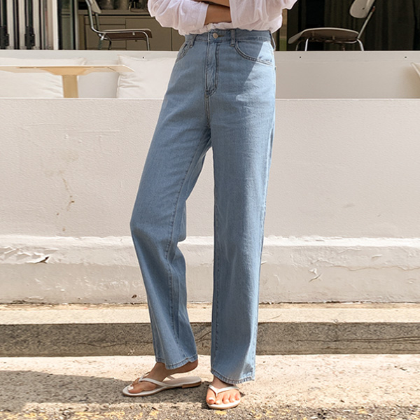 <font color="bb4b57"><b>Limited quantity SALE</b></font><br> 2TYPE Summer Light Light blue denim pants (SL)