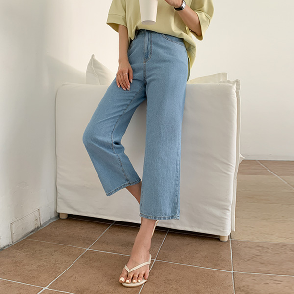 <font color="bb4b57"><b>Limited quantity SALE</b></font><br> 2TYPE Summer Light Light blue denim pants (SL)