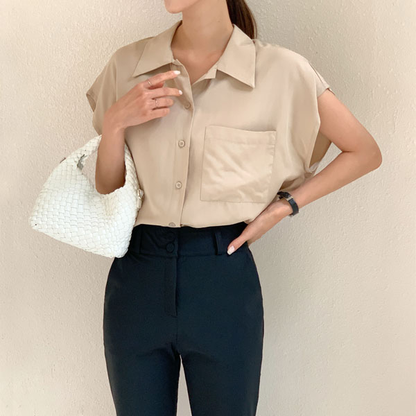 Highly praised loose fit cap sleeve blouse