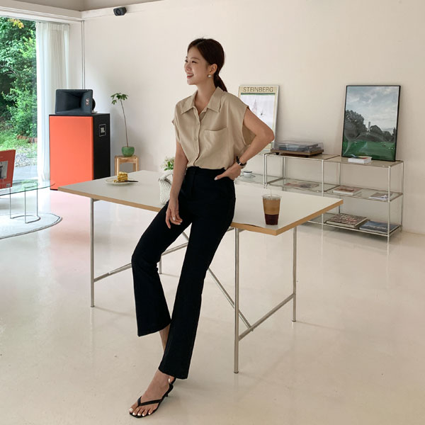 Highly praised loose fit cap sleeve blouse