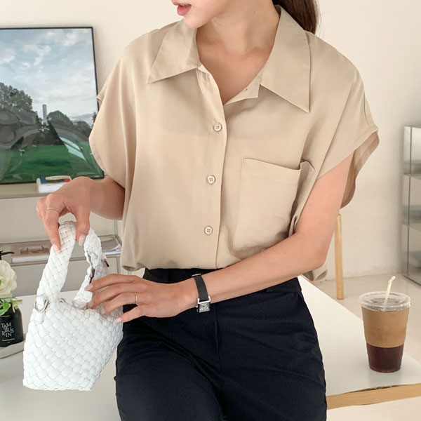 Highly praised loose fit cap sleeve blouse