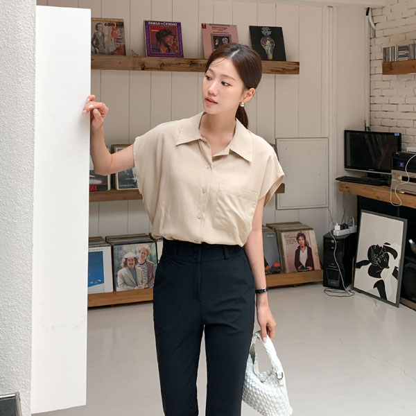 Highly praised loose fit cap sleeve blouse