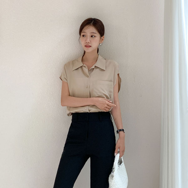 Highly praised loose fit cap sleeve blouse