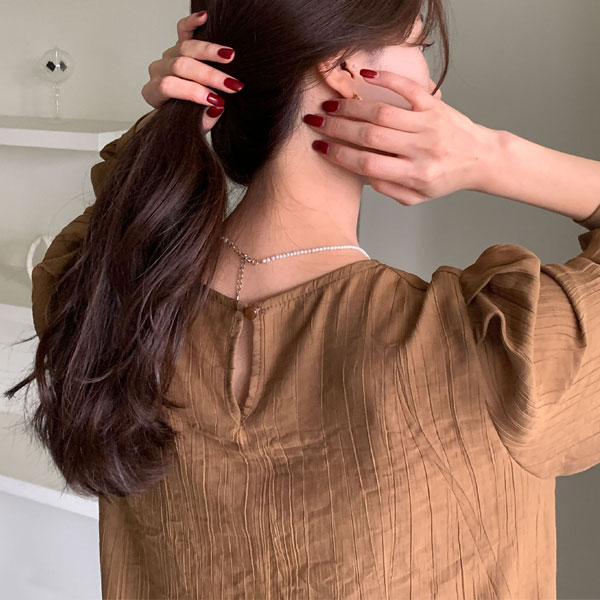 <font color="bb4b57"><b>Limited quantity SALE</b></font><br> Milky Silk Wrinkle Blouse