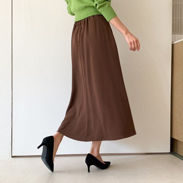 <font color="bb4b57"><b>Limited quantity SALE</b></font><br> Howl Back Banding Long Flare Skirt