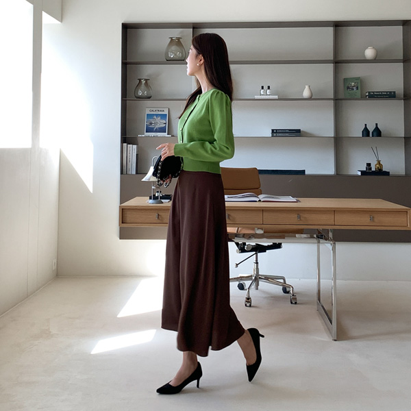 <font color="bb4b57"><b>Limited quantity SALE</b></font><br> Howl Back Banding Long Flare Skirt