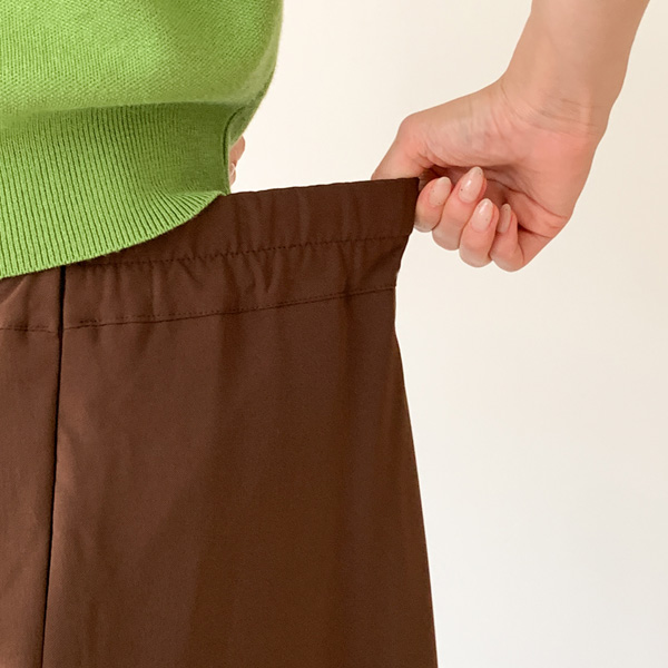 <font color="bb4b57"><b>Limited quantity SALE</b></font><br> Howl Back Banding Long Flare Skirt