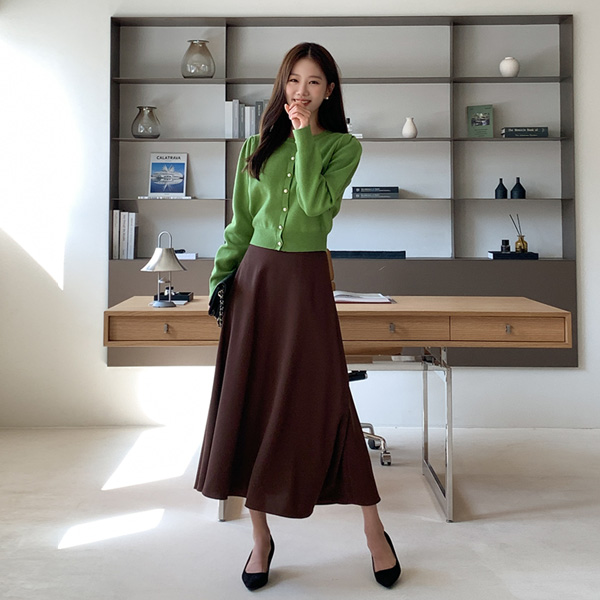 <font color="bb4b57"><b>Limited quantity SALE</b></font><br> Howl Back Banding Long Flare Skirt