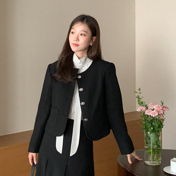 <font color="bb4b57"><b>Limited quantity SALE</b></font><br> Rueve Wool Crop Jacket