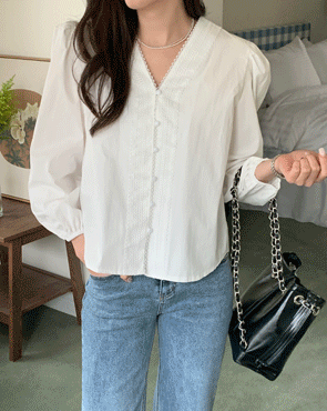 <font color="bb4b57"><b>Limited quantity SALE</b></font><br> Lace-up Balloon Blouse