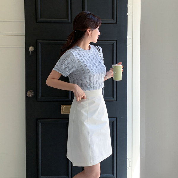 <font color="bb4b57"><b>Limited quantity SALE</b></font><br> Lime twisted short-sleeved knit