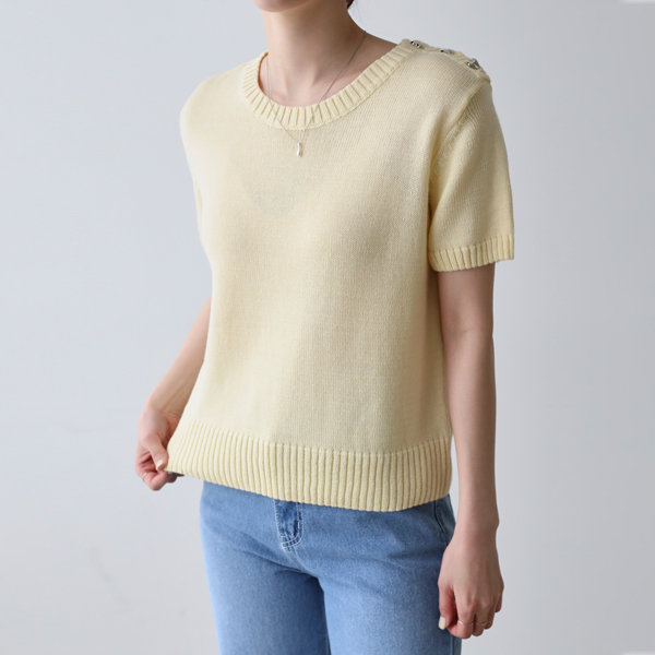 <font color="bb4b57"><b>Limited quantity SALE</b></font><br> heart shoulder button short sleeve knit
