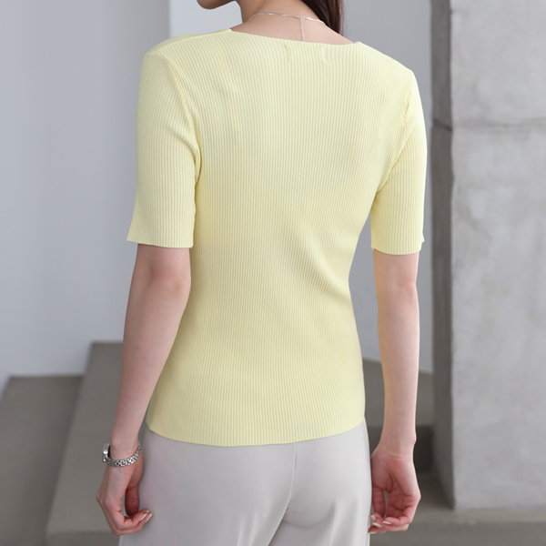 <b>Limited quantity SALE</b><br> clean V-neck rib knit