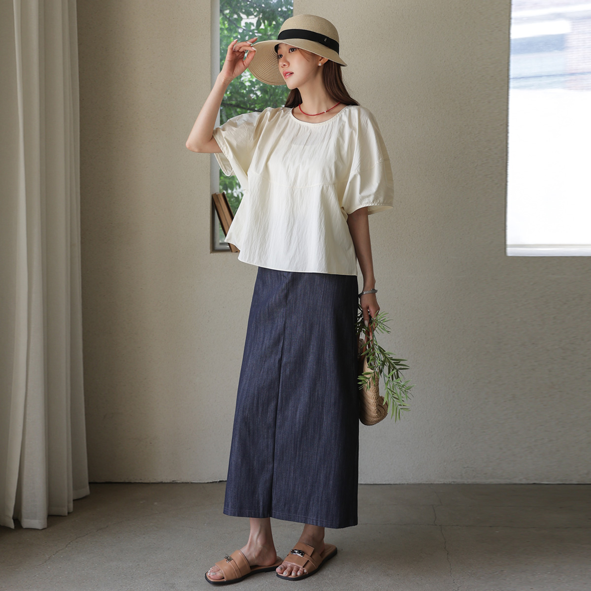 <font color="bb4b57"><b>Limited quantity SALE</b></font><br> Non-Fade Slim Flare Raw Denim Skirt