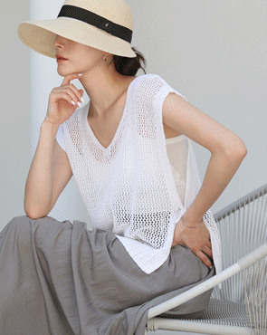 Ribbon Layered Punching Knit Vest