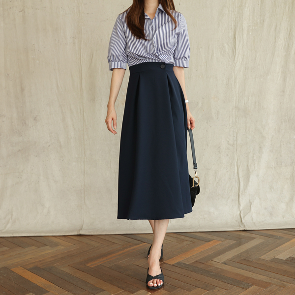 <font color="bb4b57"><b>Limited quantity SALE</b></font><br> Olivia Stripe Short-Sleeve One-Piece (Free/Lsize)