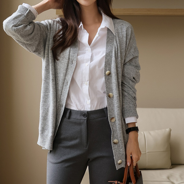 <font color="bb4b57"><b>Limited quantity SALE</b></font><br> loose fit autumn soft cardigan