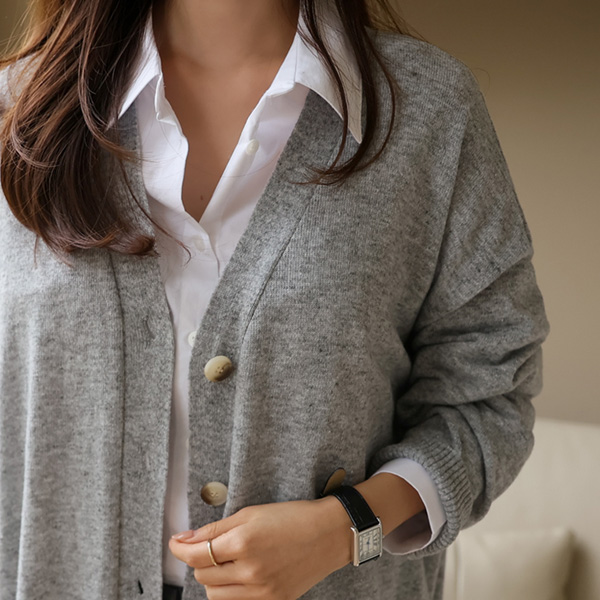 <font color="bb4b57"><b>Limited quantity SALE</b></font><br> loose fit autumn soft cardigan