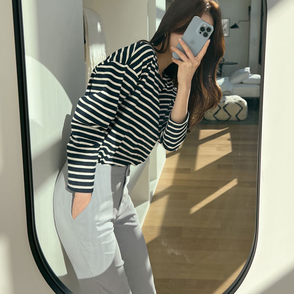 <font color="bb4b57"><b>Limited quantity SALE</b></font><br> Maison 10-count striped t-shirt