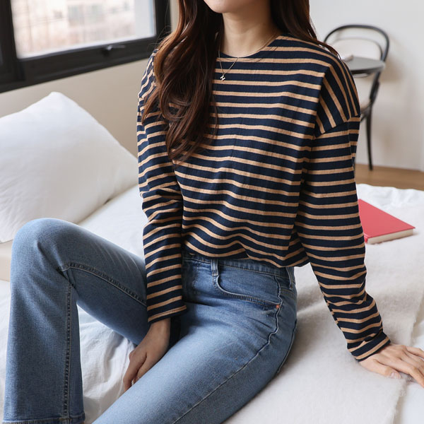 <font color="bb4b57"><b>Limited quantity SALE</b></font><br> Maison 10-count striped t-shirt