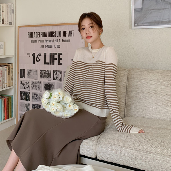 <font color="bb4b57"><b>Limited quantity SALE</b></font><br> <font color="#810100"><b>[D_Self-made]</b></font> A must-have item: a tight, slit skirt