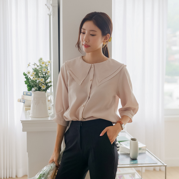 <font color="bb4b57"><b>Limited quantity SALE</b></font><br> Susan Double Collar 7/8 Sleeve Blouse