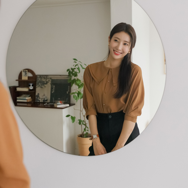 <font color="bb4b57"><b>Limited quantity SALE</b></font><br> Susan Double Collar 7/8 Sleeve Blouse