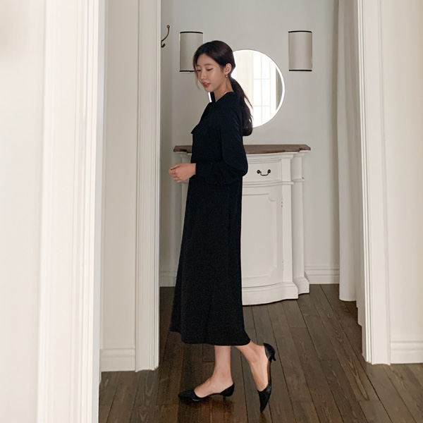 <font color="bb4b57"><b>Limited quantity SALE</b></font><br> Silky blouse long one-piece