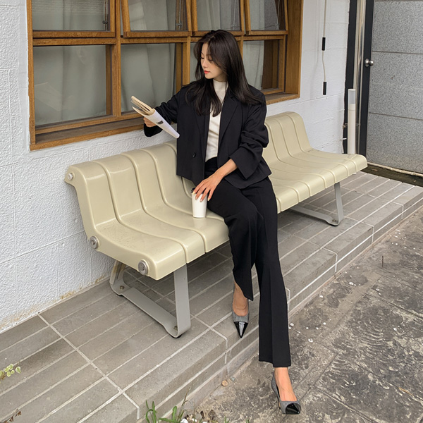 <b>[Limited Quantity SALE]</b> Double W Crop Double Jacket