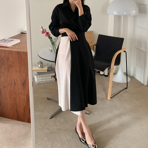 <font color="bb4b57"><b>Limited quantity SALE</b></font><br> Melody color combination pleated one-piece