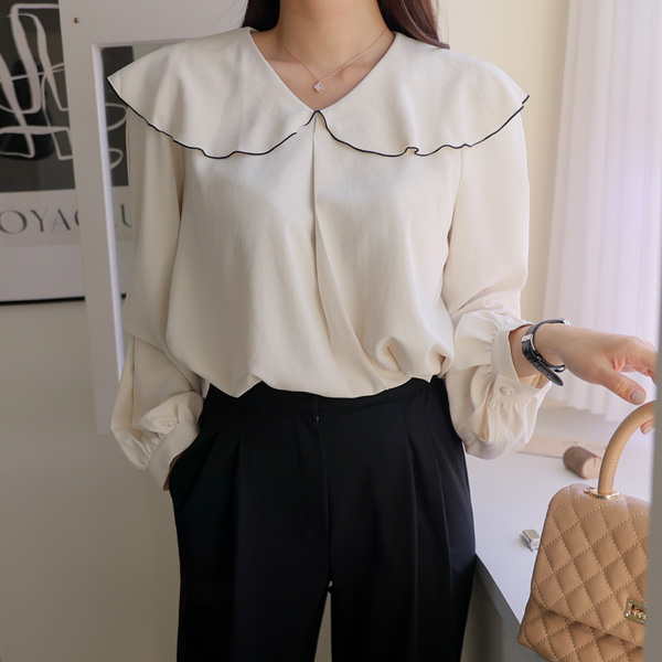 <font color="bb4b57"><b>Limited quantity SALE</b></font><br> Audrey color combination collared long-sleeved blouse