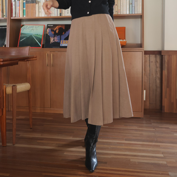 <font color="bb4b57"><b>Limited quantity SALE</b></font><br> F/W AD Pleats Skirt