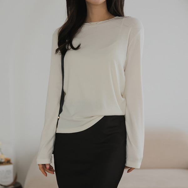 <font color="bb4b57"><b>Limited quantity SALE</b></font><br> All-day Daily Basic Women's T-shirt (FREE-L)