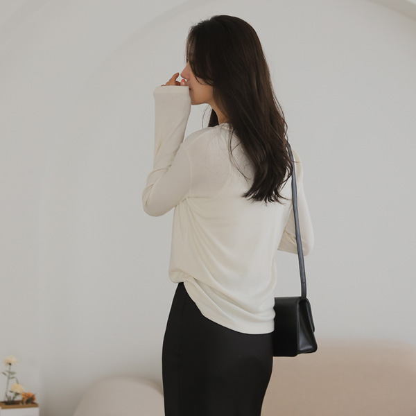 <font color="bb4b57"><b>Limited quantity SALE</b></font><br> All-day Daily Basic Women's T-shirt (FREE-L)