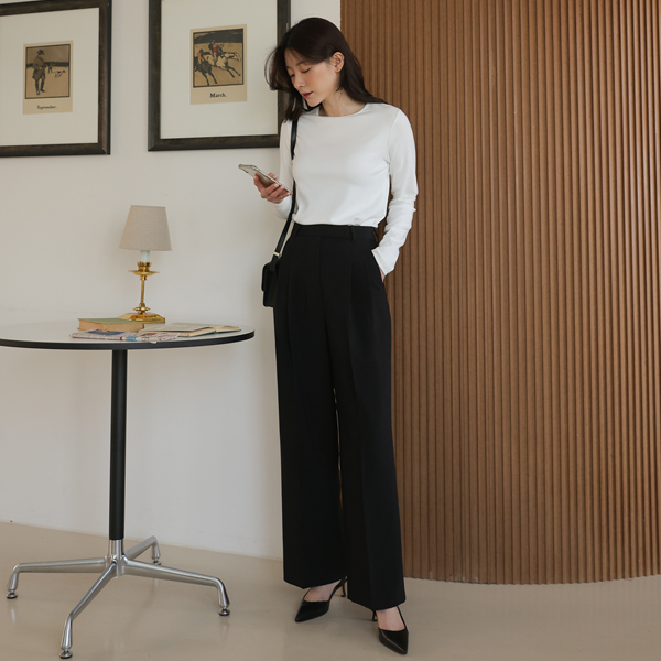 <font color="bb4b57"><b>Limited quantity SALE</b></font><br> Andy's Double Pintuck Wide Slacks