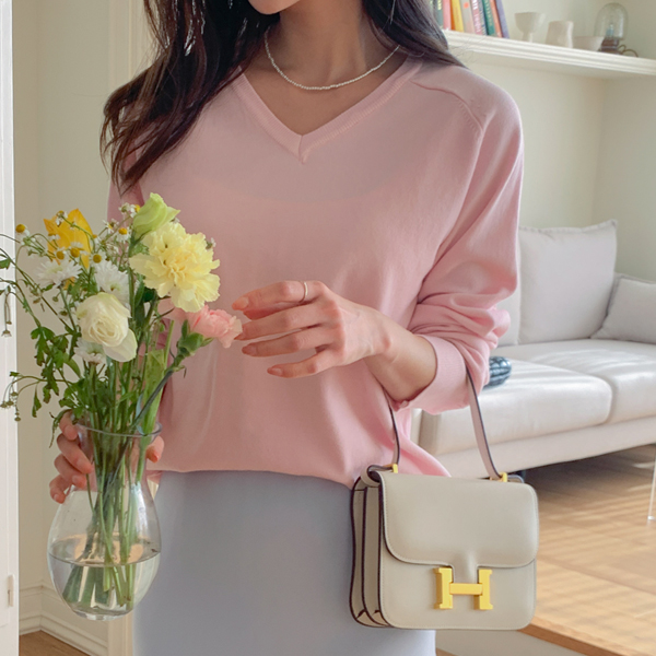 <b>[Limited Quantity SALE]</b> Soft Attachment Nagrang V-Neck Knit