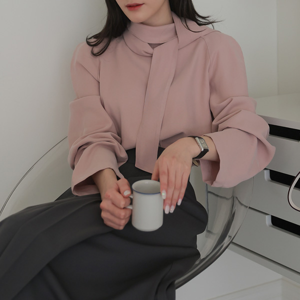 <font color="bb4b57"><b>Limited quantity SALE</b></font><br> [primium] Shared Twill Tie Blouse