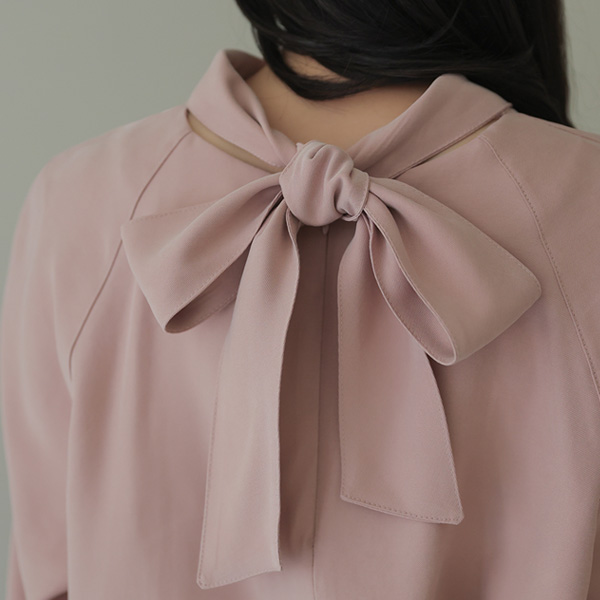 <font color="bb4b57"><b>Limited quantity SALE</b></font><br> [primium] Shared Twill Tie Blouse