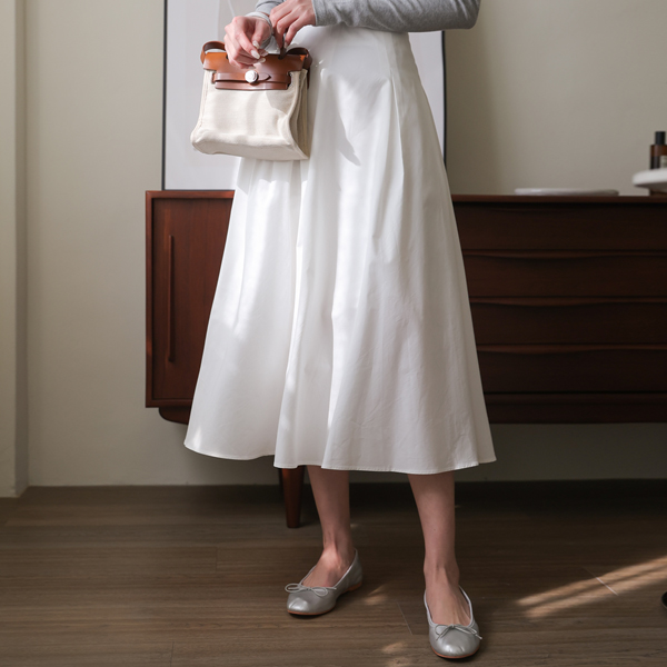 <font color="bb4b57"><b>Limited quantity SALE</b></font><br> Olson Cotton Flare Skirt