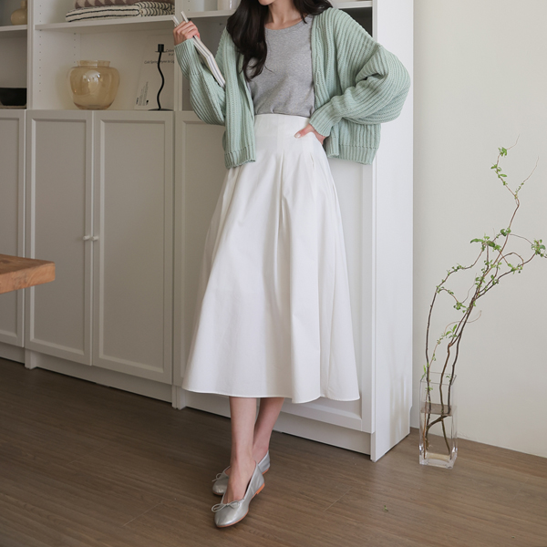 <font color="bb4b57"><b>Limited quantity SALE</b></font><br> Olson Cotton Flare Skirt