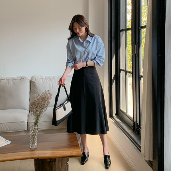 <font color="bb4b57"><b>Limited quantity SALE</b></font><br> Aaronne Slit Flare Skirt (SL)