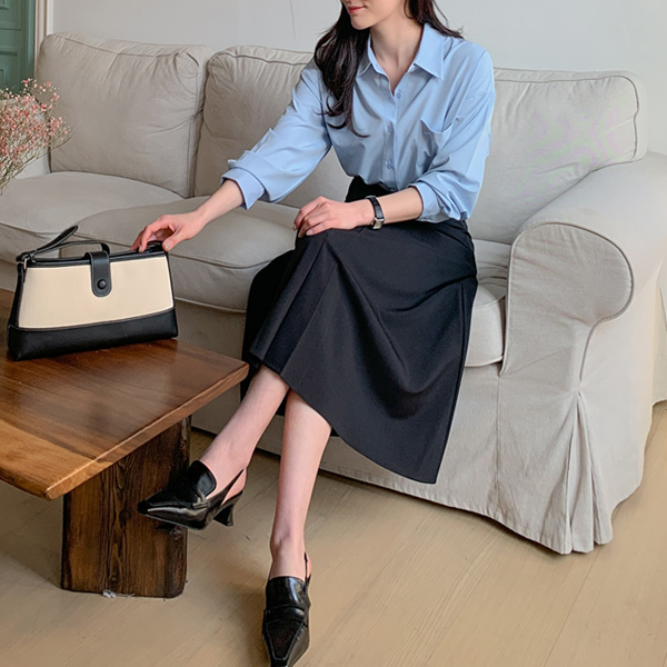 <font color="bb4b57"><b>Limited quantity SALE</b></font><br> Aaronne Slit Flare Skirt (SL)