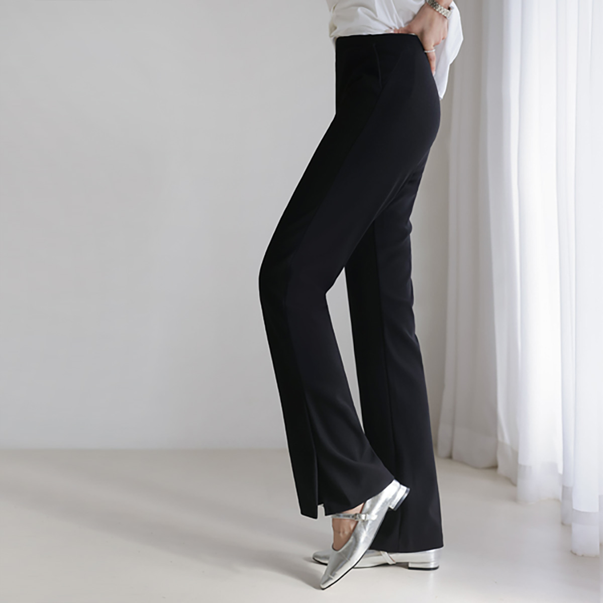 <font color="bb4b57"><b>Limited quantity SALE</b></font><br> [Planning] Simple Tension Up Side-Slit Bootcut Pants