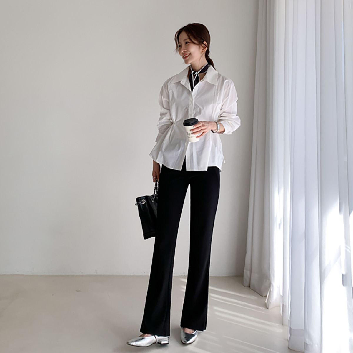 <font color="bb4b57"><b>Limited quantity SALE</b></font><br> [Planning] Simple Tension Up Side-Slit Bootcut Pants