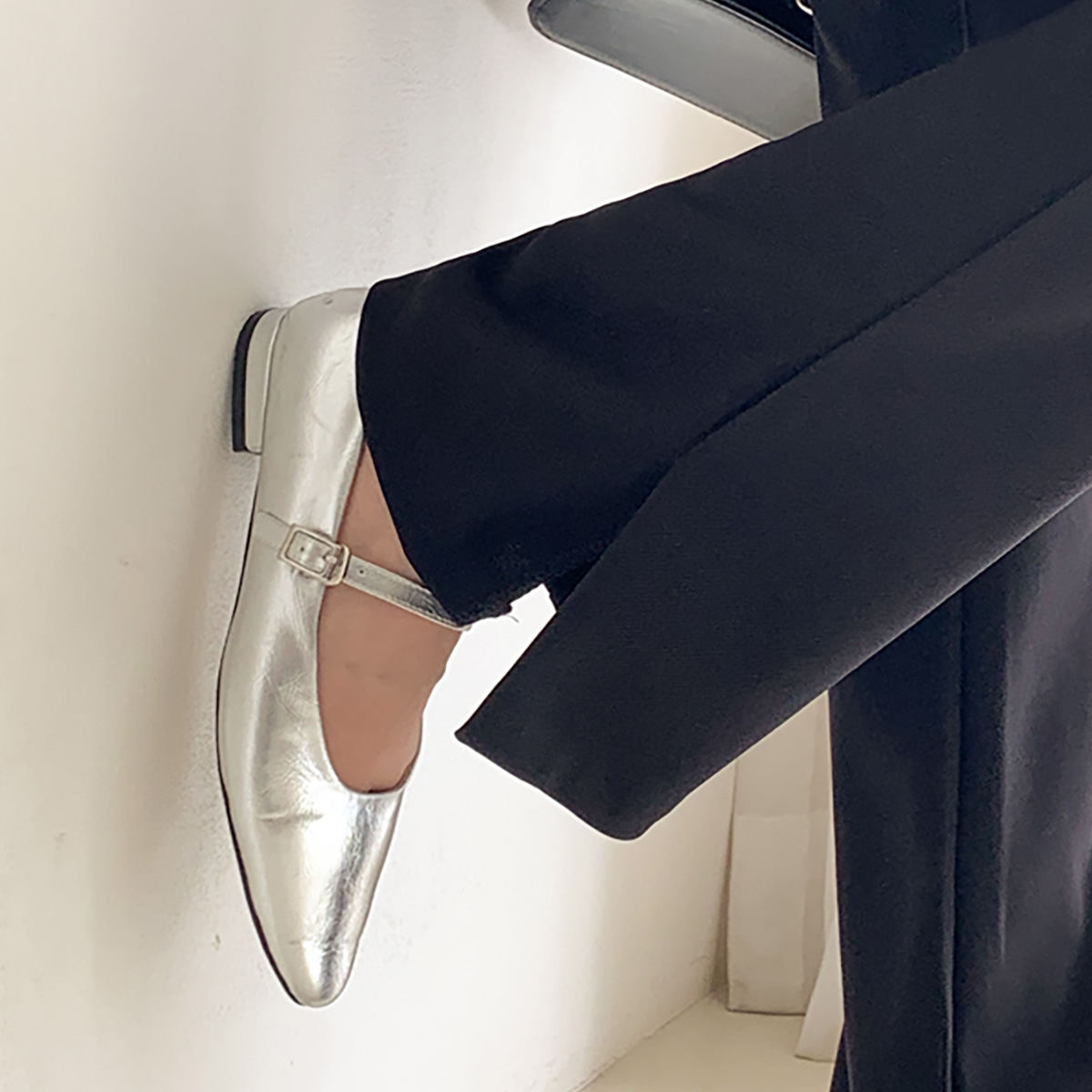 <font color="bb4b57"><b>Limited quantity SALE</b></font><br> [Planning] Simple Tension Up Side-Slit Bootcut Pants