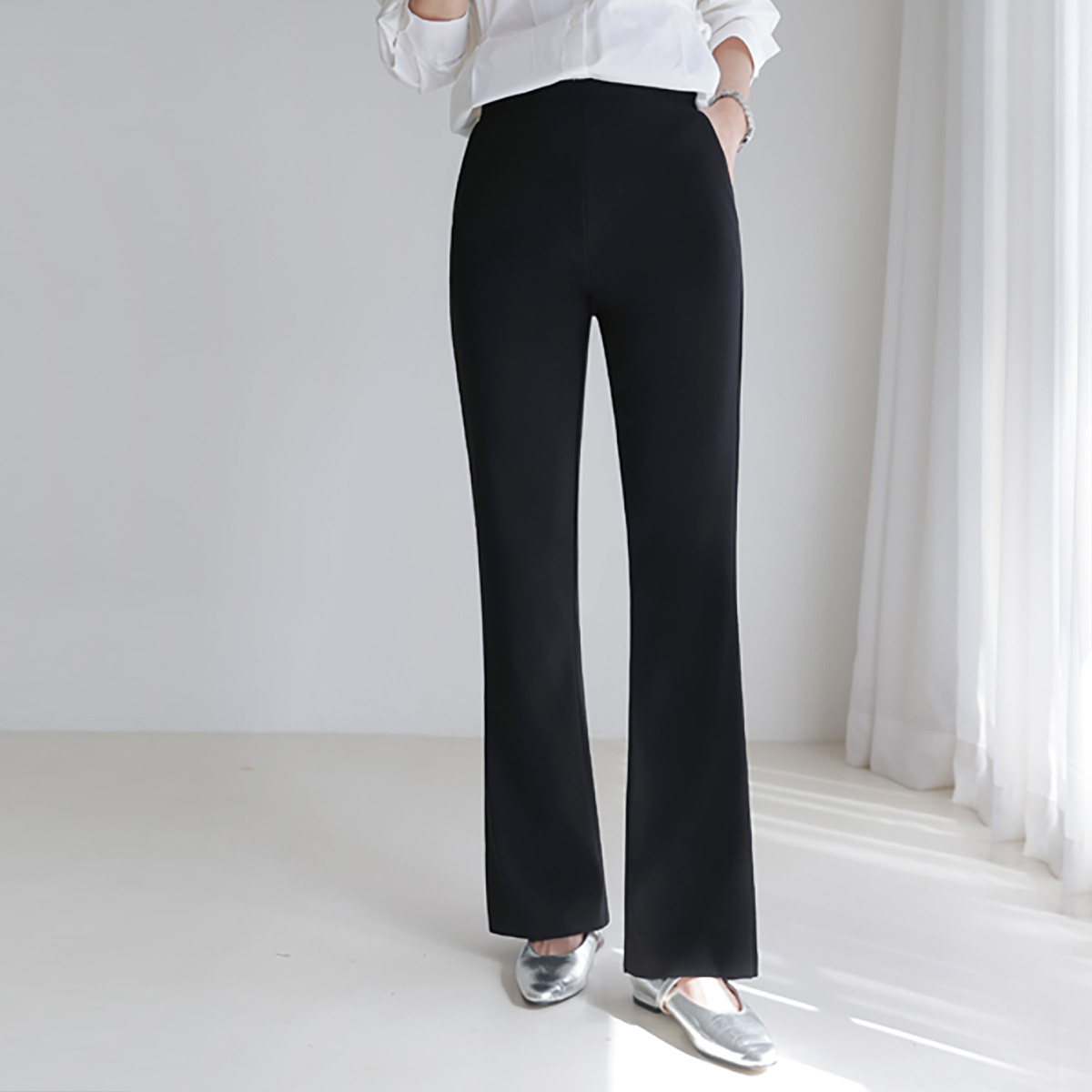 <font color="bb4b57"><b>Limited quantity SALE</b></font><br> [Planning] Simple Tension Up Side-Slit Bootcut Pants